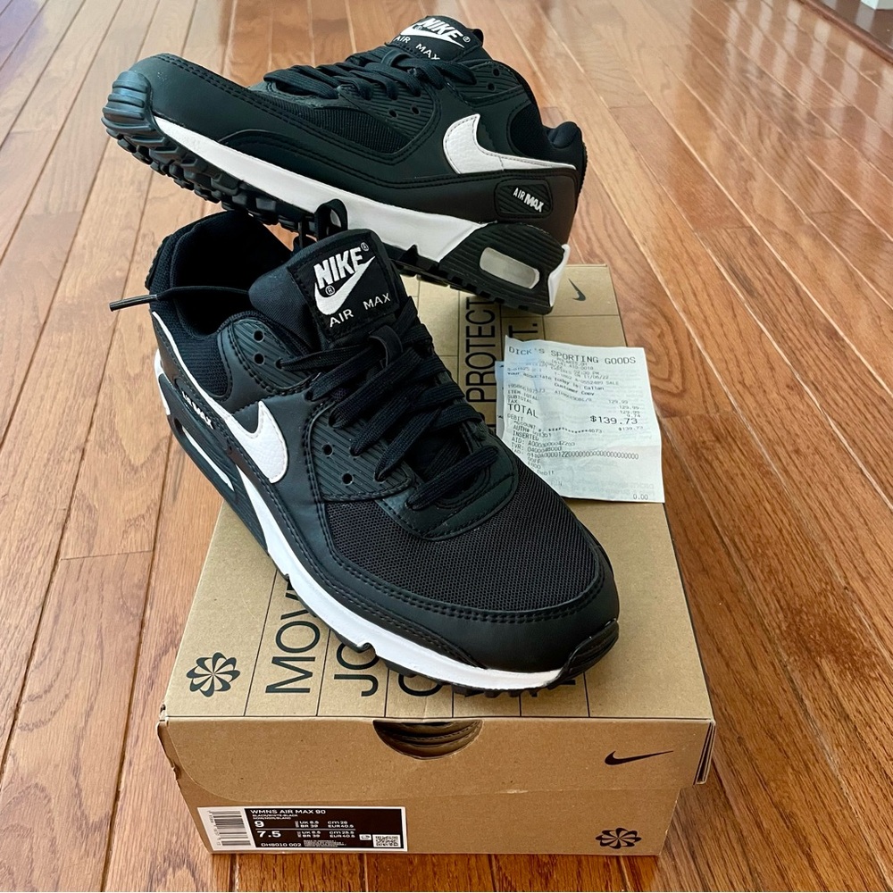 Brand New! NIKE AIR MAX 90 Black & White Athletic Shoes, Women’s 9/Men’s 7.5